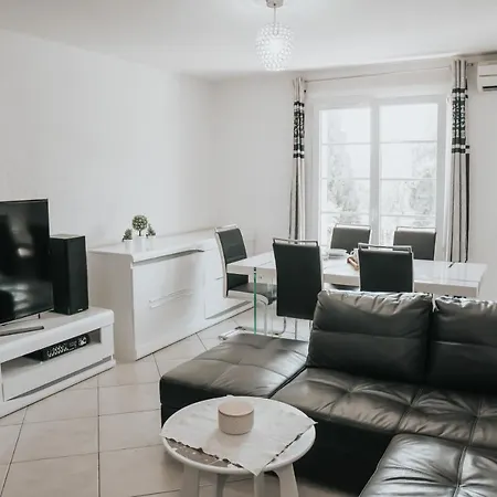 Le Nid D'Amour #Chaussonsmouton Apartment Toulon