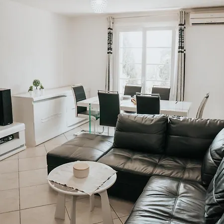 Le Nid D'Amour #Chaussonsmouton Apartment Toulon